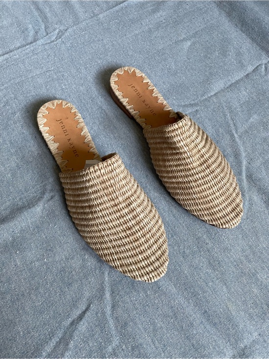 Jenni Kayne Shoes - Jenni Kayne Raffia Slip On Mules Size 7 US 37 EU Pointed Toe Flat Straw Rattan